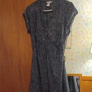 Chic Black and White Patterned Midi Dress